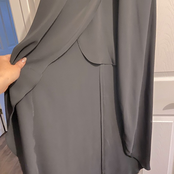 High-low evening dress with slit. - Picture 2 of 5